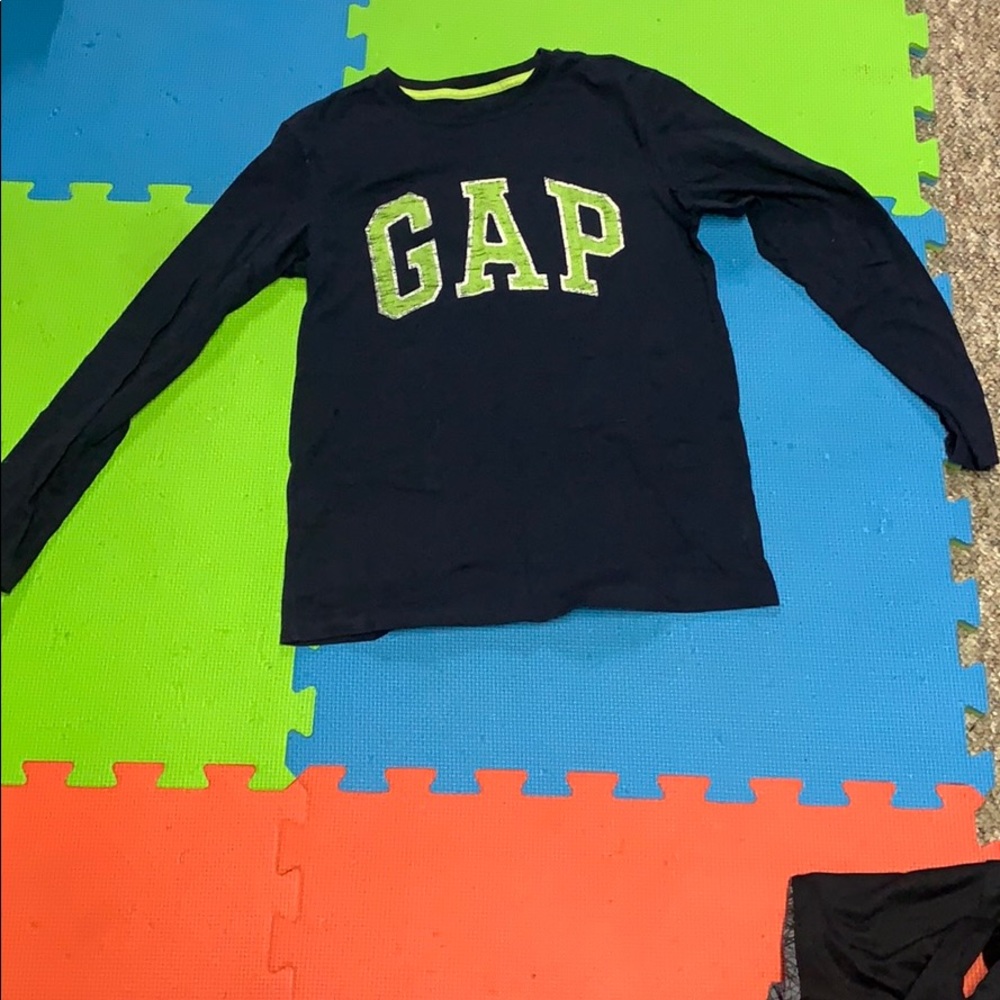 GAP long sleeved shirt